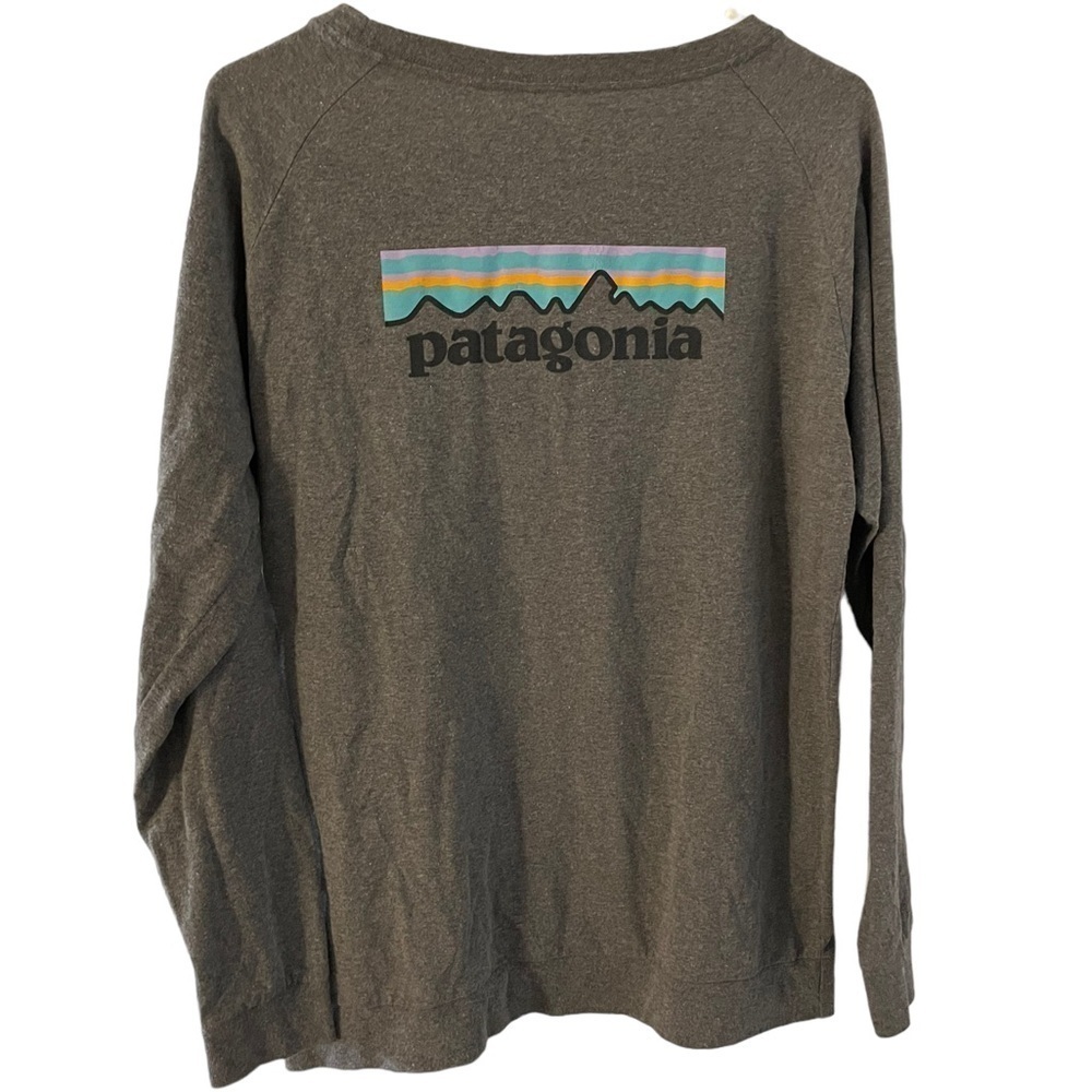 Patagonia Women’s Long Sleeve Pastel P-6 Logo Responsibili-Tee Small Grey